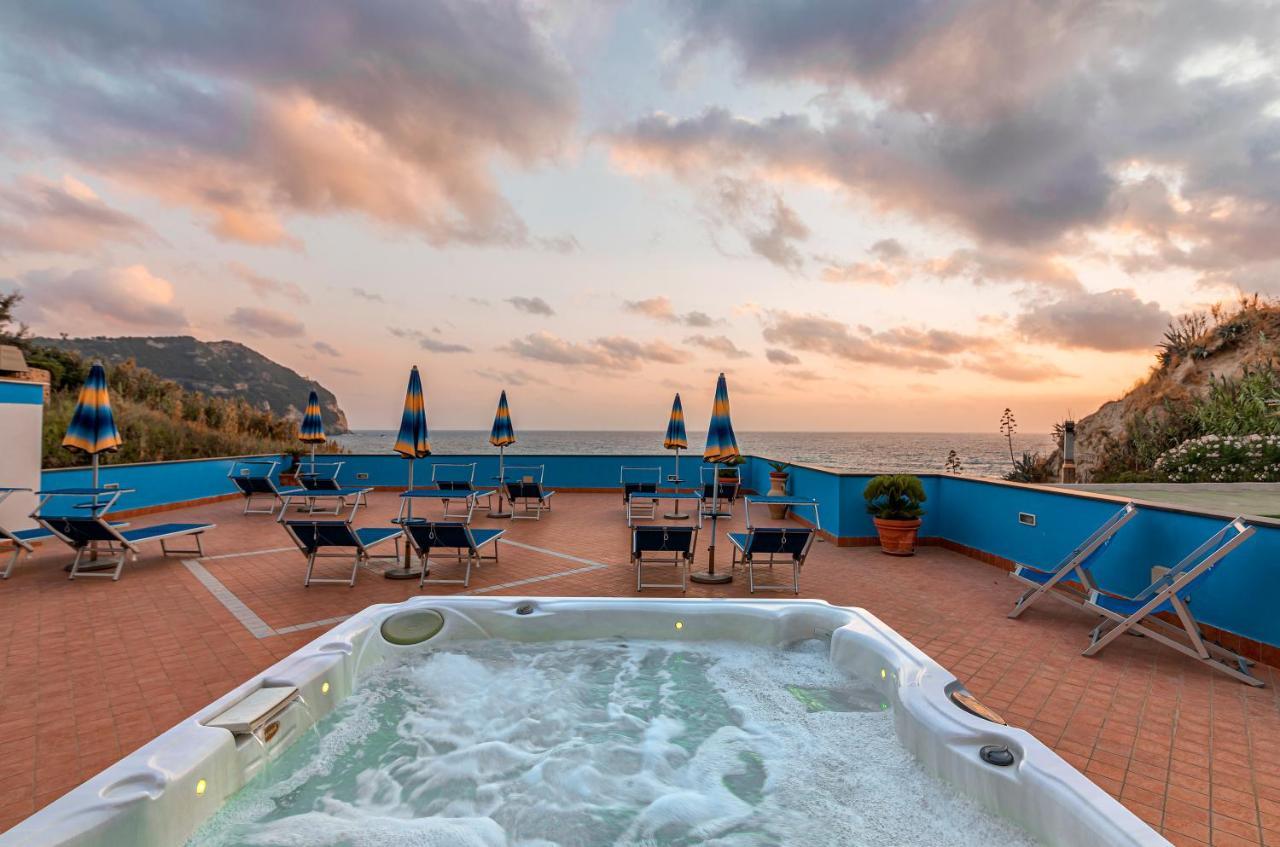 Hotel Cava Dell'isola 3*