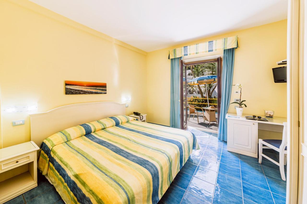 Hotel Cava Dell'isola 3*