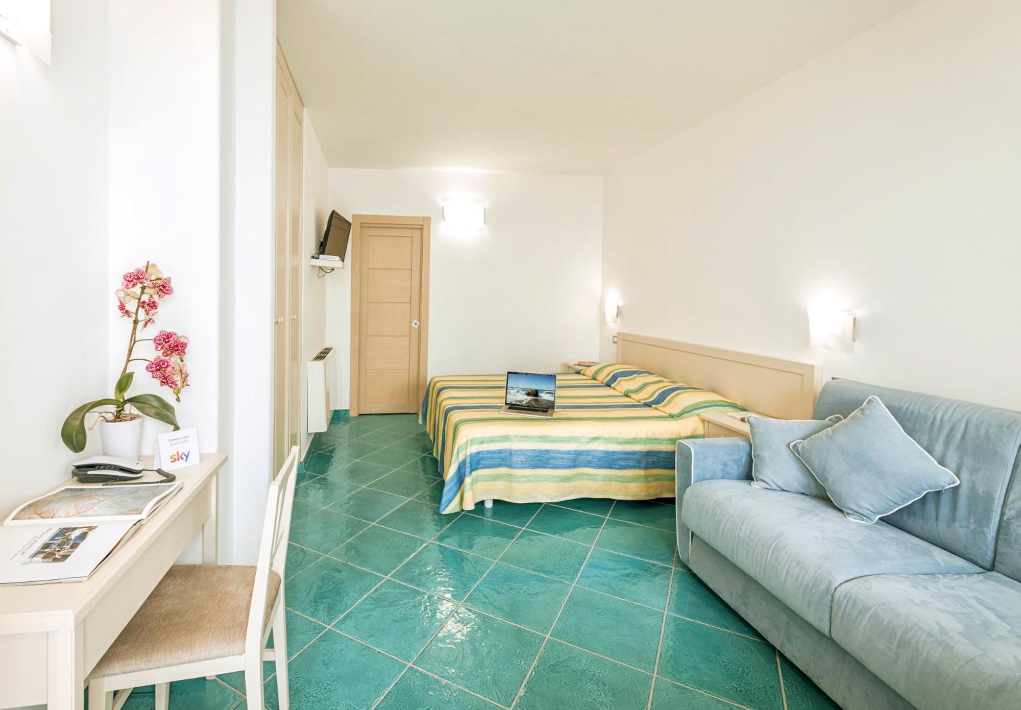 Cava Dell'isola Hotel