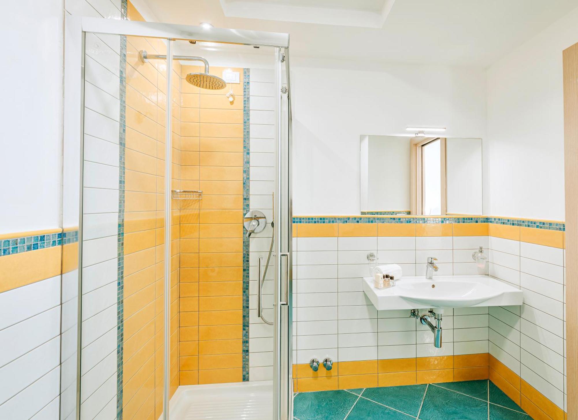 Cava Dell'isola Hotel Forio (Isola d'Ischia)