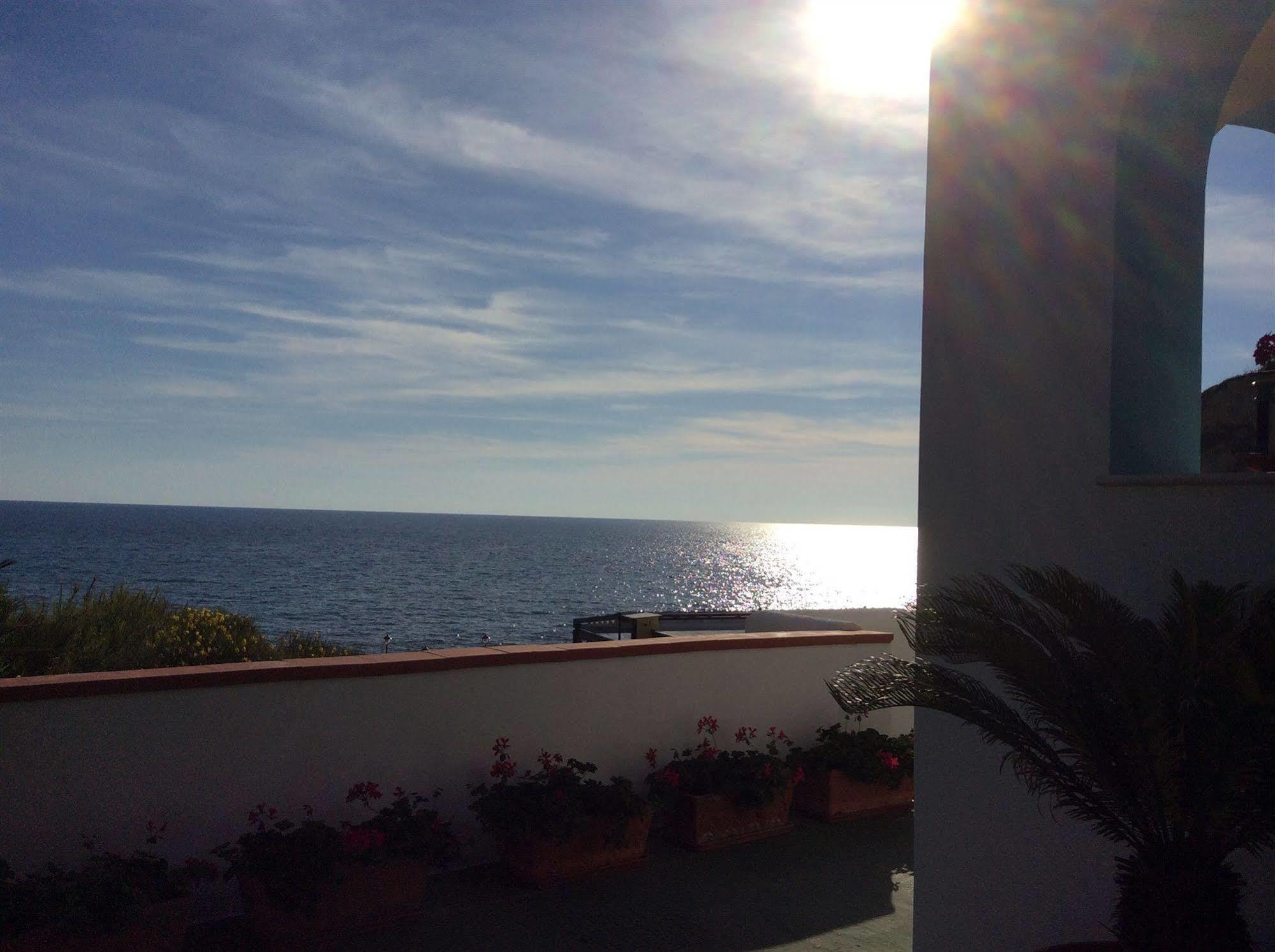 Cava Dell'isola Hotel