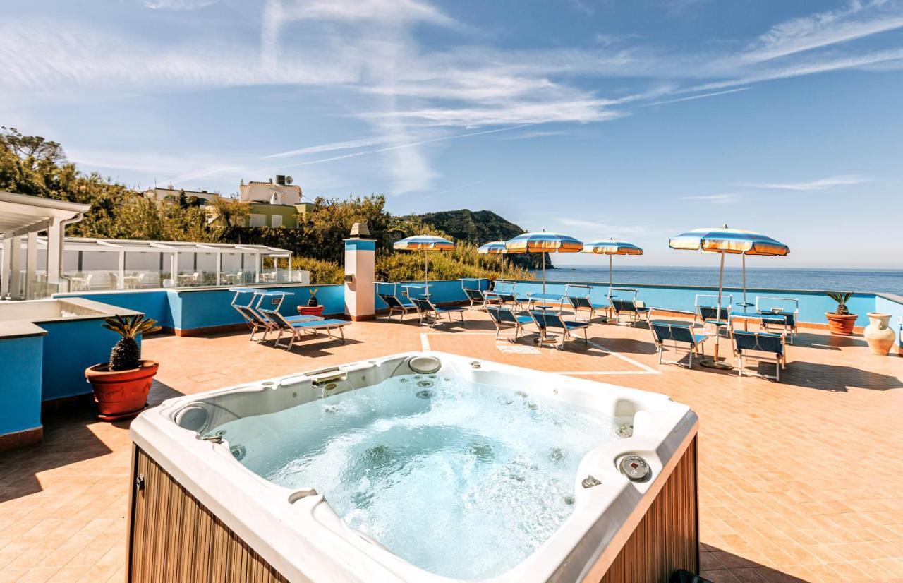 Cava Dell'isola Hotel 3*