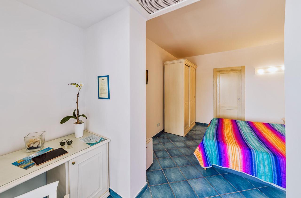 Cava Dell'isola Hotel