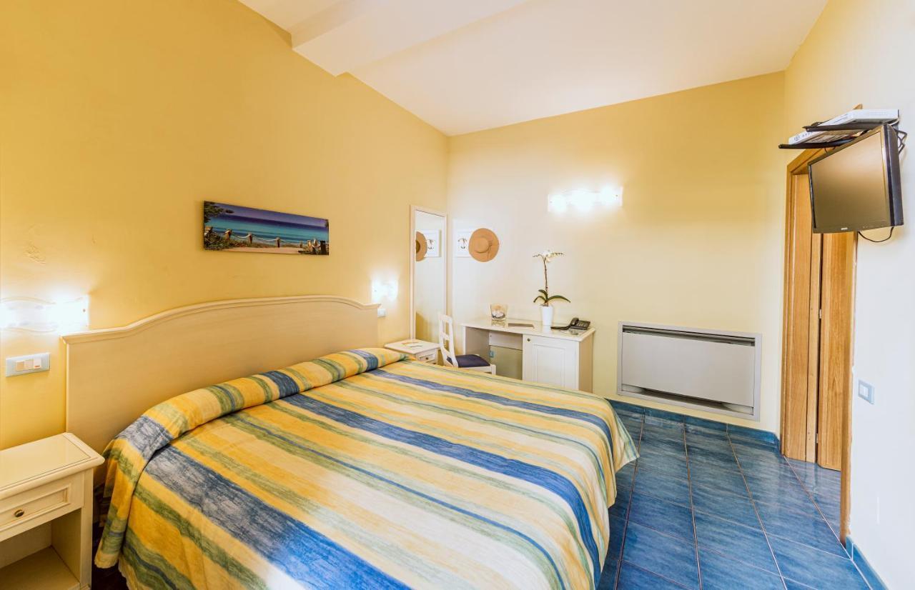 Hotel Cava Dell'isola 3*